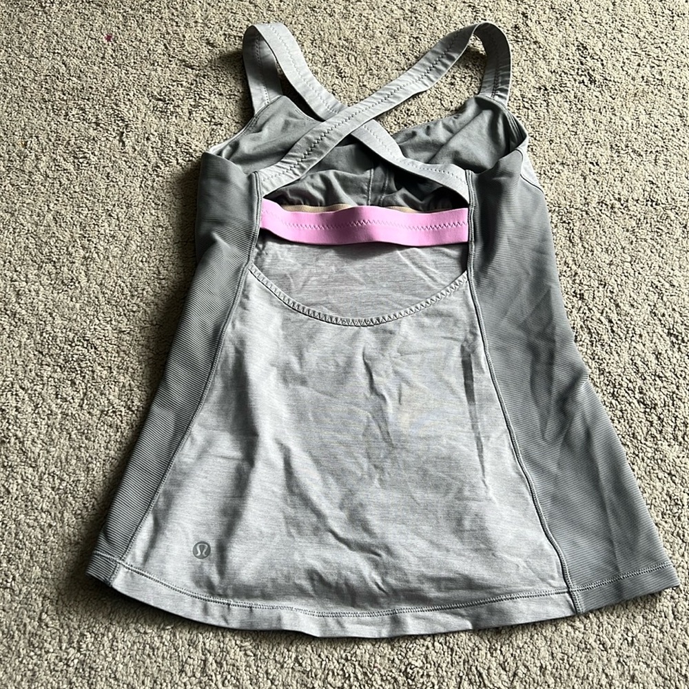 Lululemon women’s striped grey and pink striped tank top
